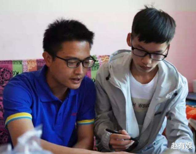 赵有娱 2年前，林万东还在工地上搬砖，清华录取通知书已经邮到他家了