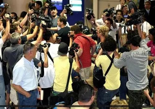 毒液|身价4亿，却被软禁13年，曾经火遍全球的女神，堕落成这样了？