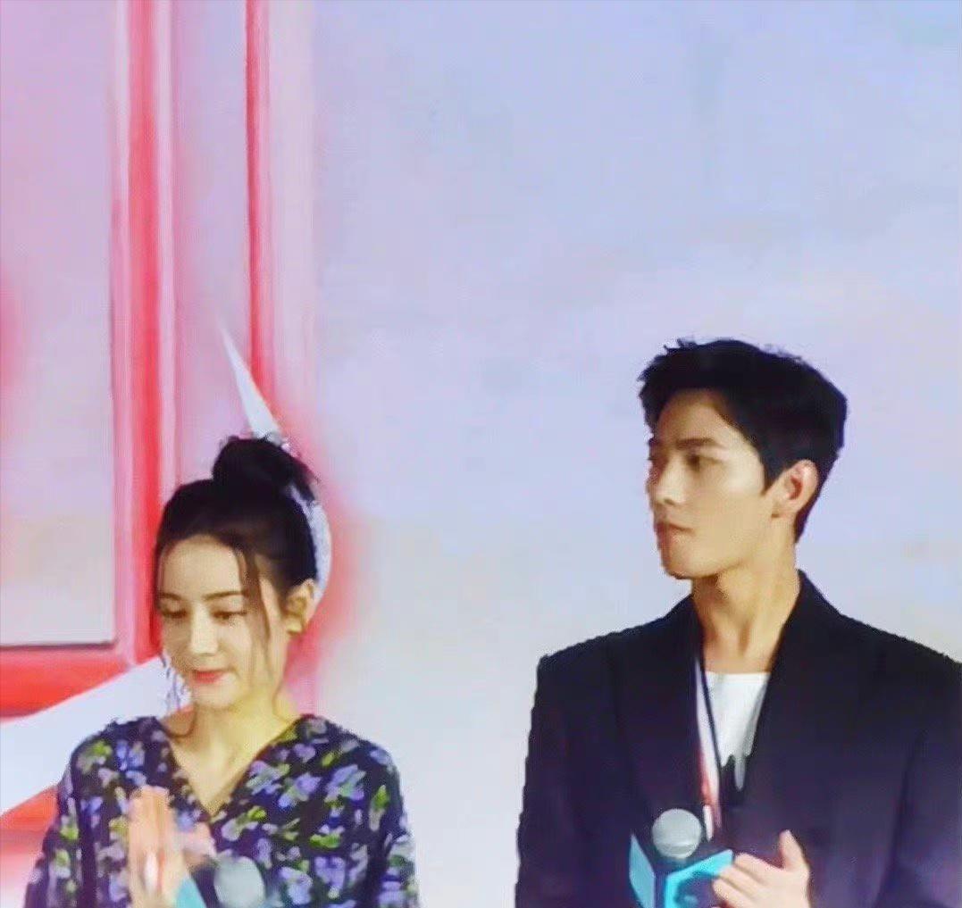 杨洋|杨洋参加庆功宴不喝酒的理由，或许是因为喝酒后总是会自带笑点？