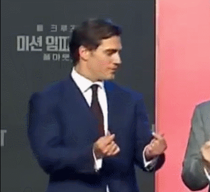 猎魔人|从胖小子逆袭成肌肉猛男,37岁的他凭新剧爆红外网:太美貌了!