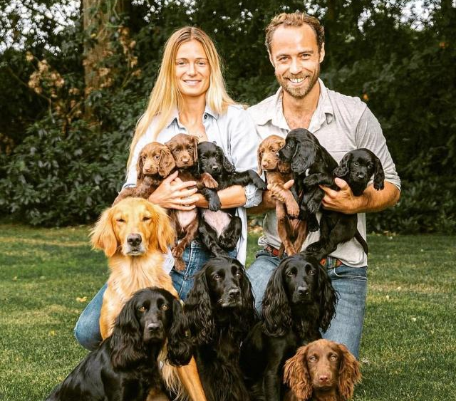 姐姐|凯特娘家弟媳首次出席王室活动，一身千格鸟西服套装，贵气又惹眼