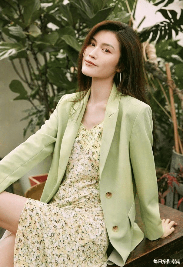 每日搭配指南|2021年早秋“流行色”已上线,照着穿温柔又大方,谁先穿谁先美