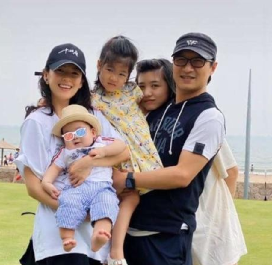 章子怡|章子怡首谈与汪峰的婚姻，节目中大方聊“同床”关系，值得学习