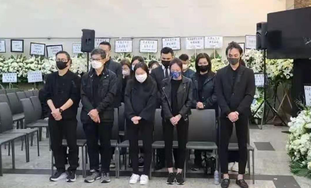 余香凝|吴孟达告别仪式！17岁儿子力压姐姐挑大梁，第二任妻女却遗憾缺席