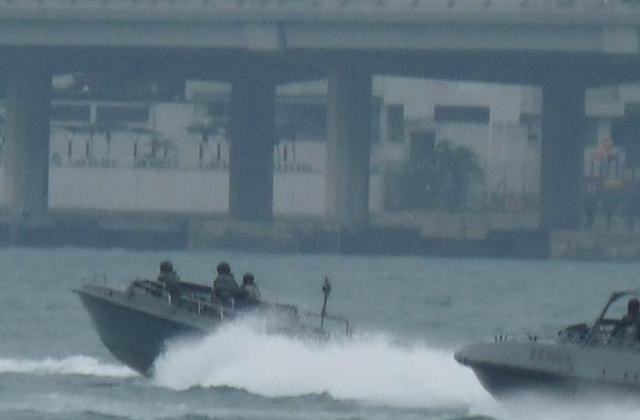 广东省|广东钓友东江夜钓，有船只高速冲上岸，撞在其钓位几米远处