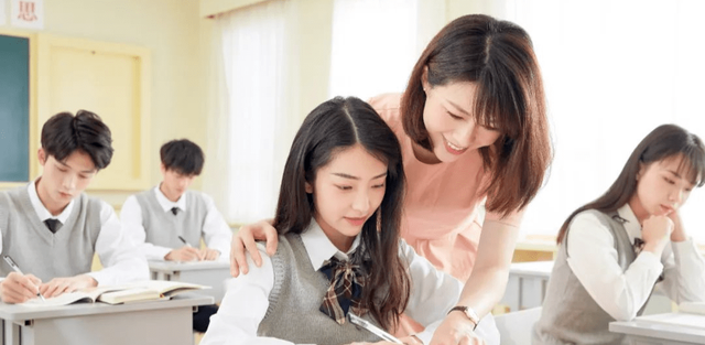 大学|重点大学校长不务正业，断送了前程并且锒铛入狱，原因何在