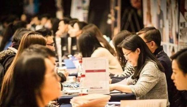 |4个专业就业市场较饱和，22年考生慎重选择，毕业找工作难度较大