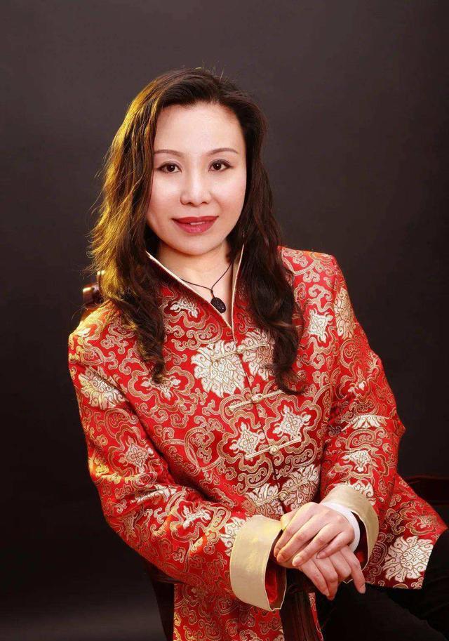 京剧|京剧青研班第一届女伶现状：刘桂娟、赵秀君黄金单身，邓敏离开舞台