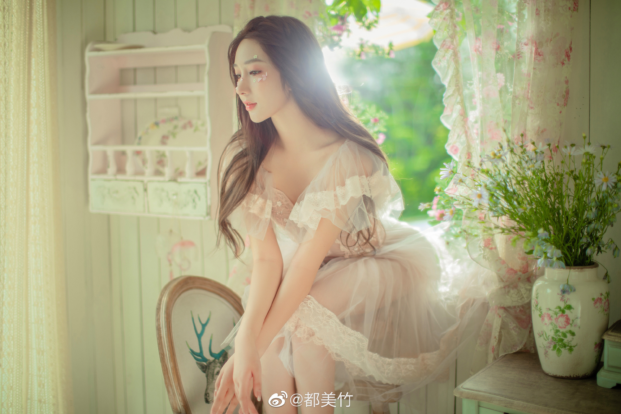 孟美岐|吴亦凡被批捕后，都美竹接广告6位数起步，网友并不买账