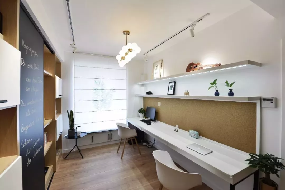 书桌如何摆放,书房才更实用大方?