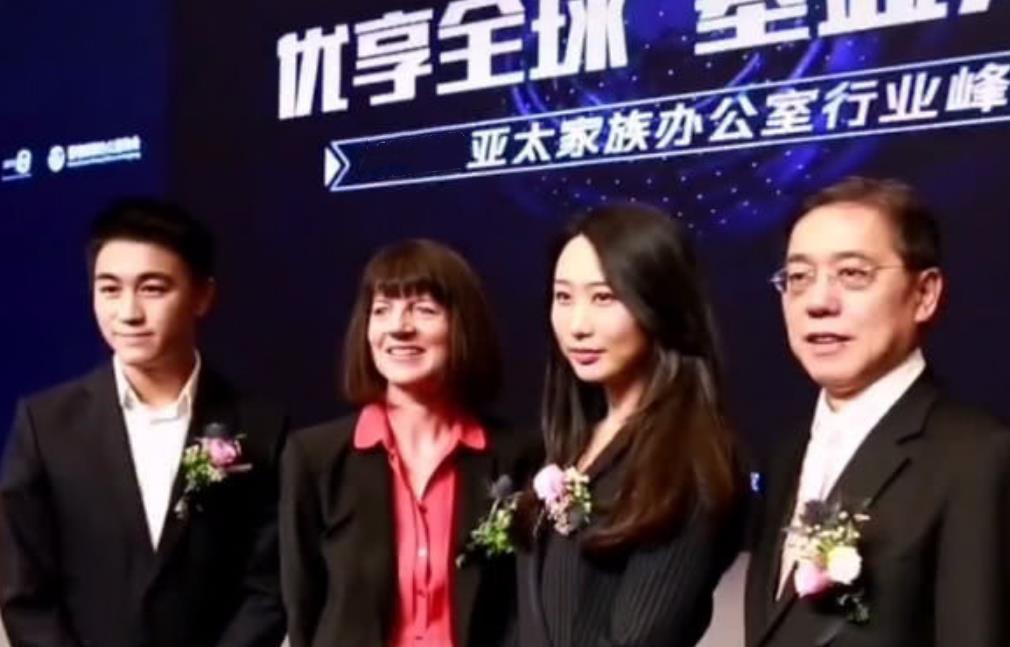 韩香香说星座 奚梦瑶凌晨12点生产入院曝光，何献君临时改机票和四太赶往上海