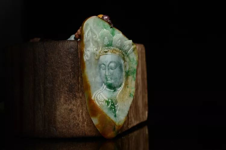 翡翠|1000块淘的，成品出来后商家来不及后悔了！