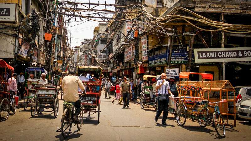  局势升级！印度高官当街遭枪杀，拜登心腹辞职，俄外长炮轰西方