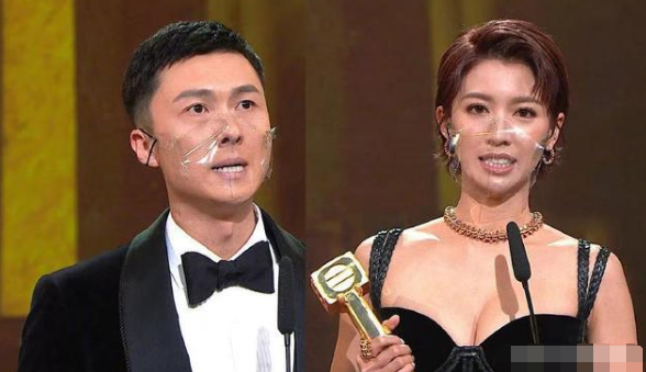 陈自瑶|TVB名场面 王浩信挽手蔡思贝 妻子陈自瑶当看客 当场黑脸无回应