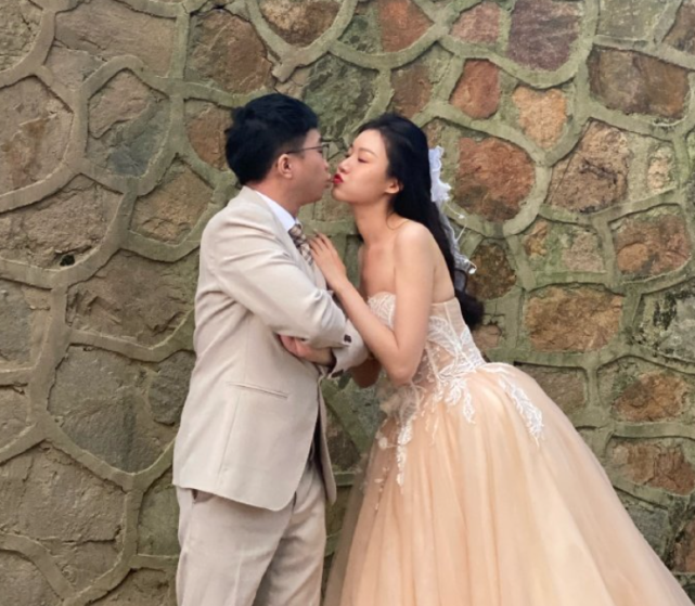 tabe|不破不立!RNG主教练Tabe与女友复合失败!官宣已经结婚了