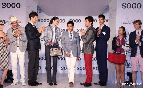 郭敬明|小四身高不足一米五？教主夫妇身高成谜，到底哪些明星合照最尴尬