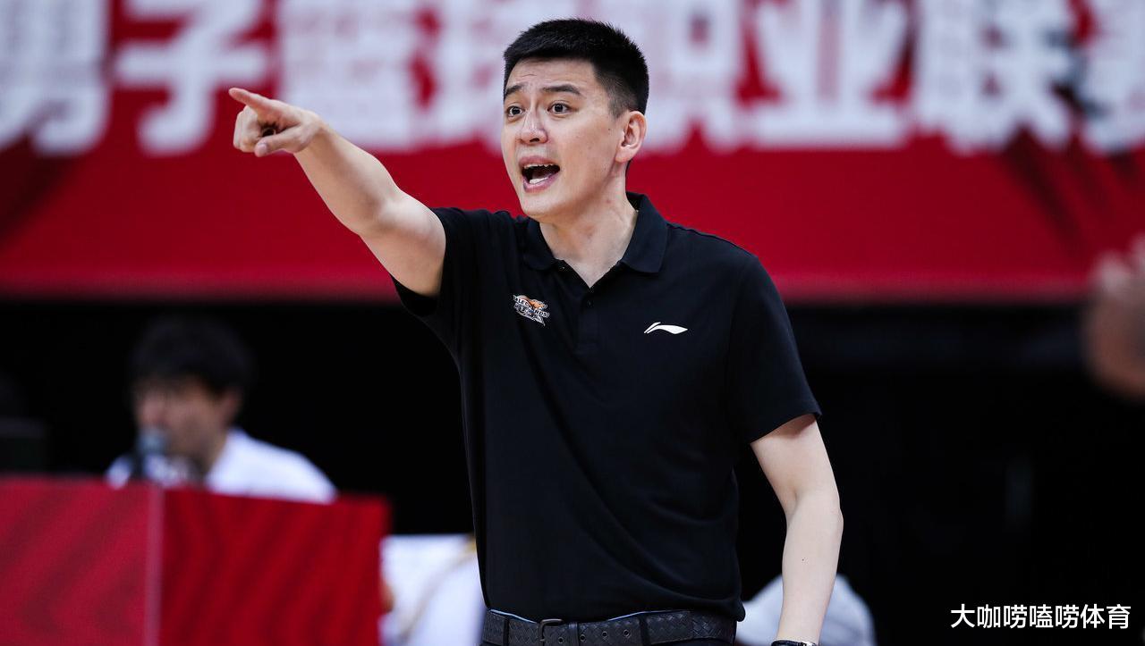 辽宁男篮|辽宁三走一留！赵继伟续约传来喜讯，三大悍将携手离队