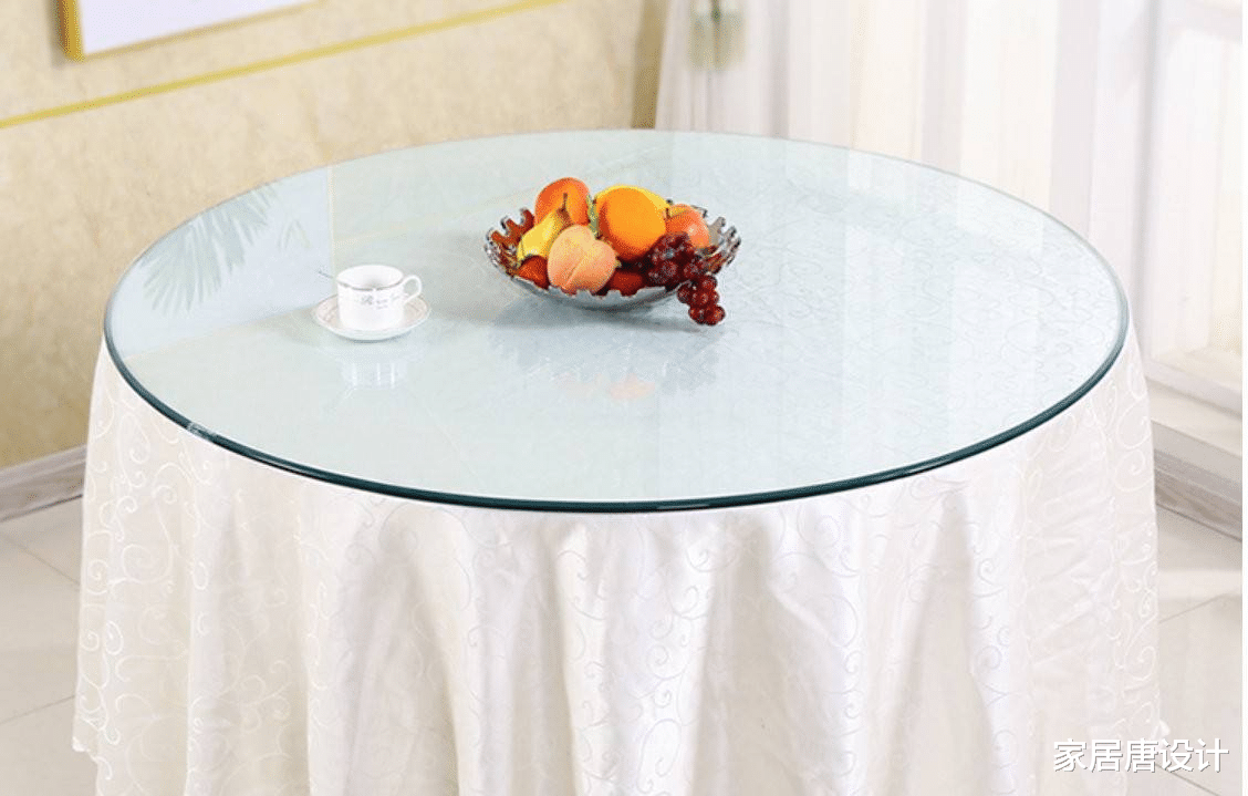 钢化玻璃不好清理？学会阿姨的清洁妙招，让钢化玻璃整洁如初