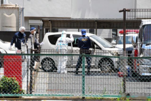 夜总会 一岁女孩被留在车内中暑身亡,在夜总会工作的单身母亲被捕