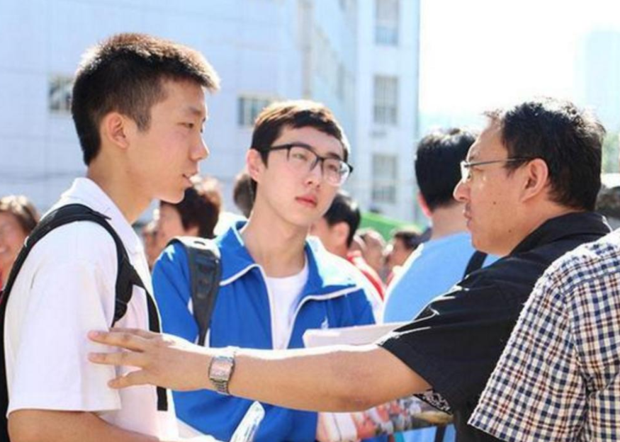 招聘|取消“中考分流”呼声日益高涨，职业高中被抵制，教育部回应来了