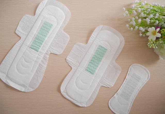 然褚沛文 12岁女孩经常半夜洗衣服，夜里妈妈看完这一幕：怪自己太粗心了