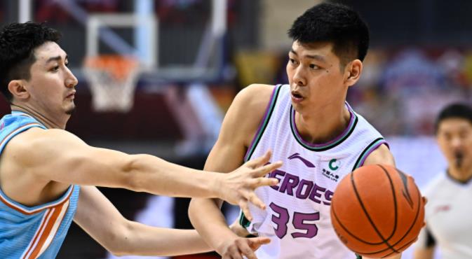 追寻星座的世界 朱荣振宣布最新决定，辽宁队成大赢家，山东男篮最担心的事发生了