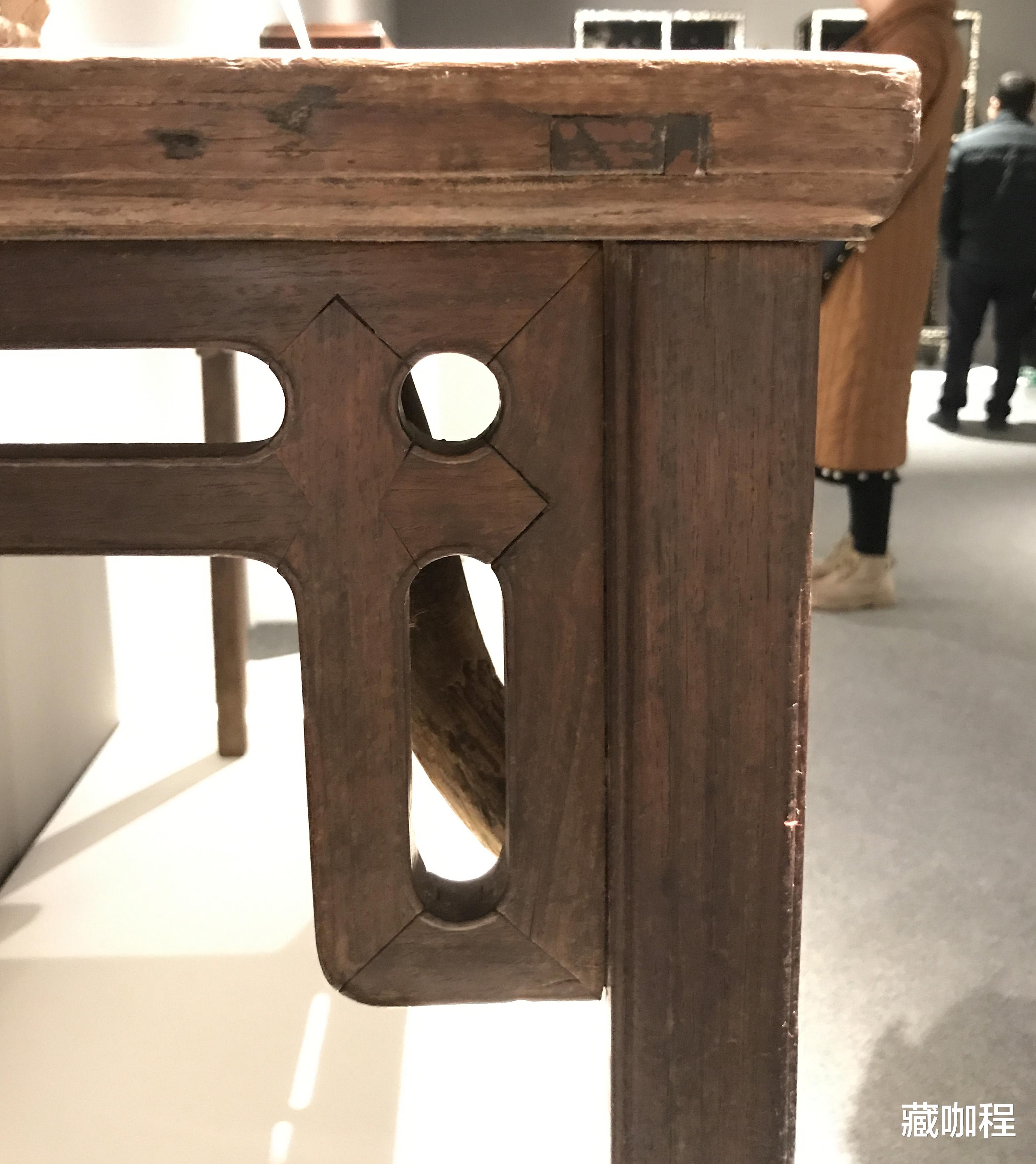 |攒牙板加霸王枨，清黄花梨条桌工不厌精