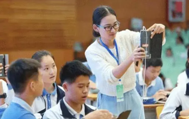 糯妈育儿经|“建议取消教师寒暑假”,老师:我们能挺得住,学生受得了吗?