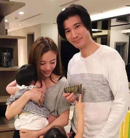 李靓蕾|网曝李靓蕾妈妈是小三！男方年长她27岁，王家为此不满