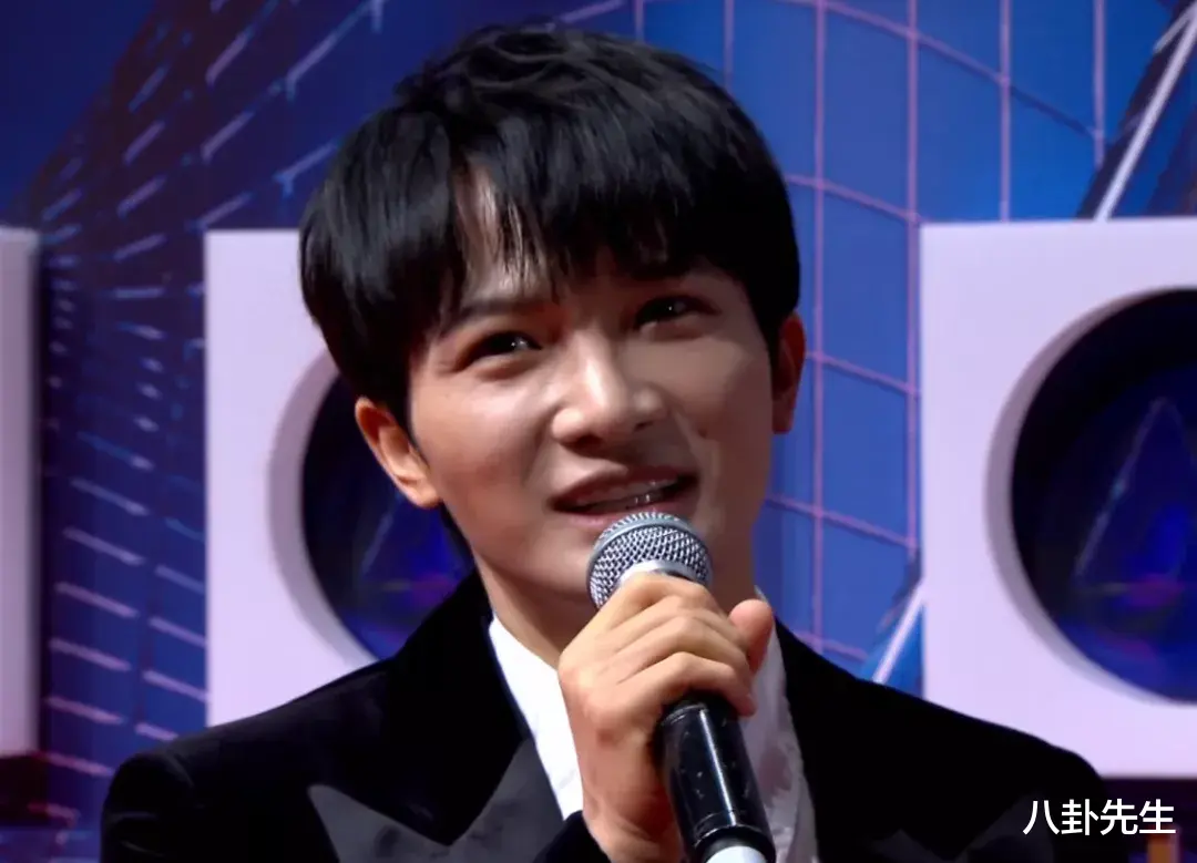 郁可唯|音乐盛典红毯高清照：郁可唯卡粉，刘雨昕状态好，金子涵发福