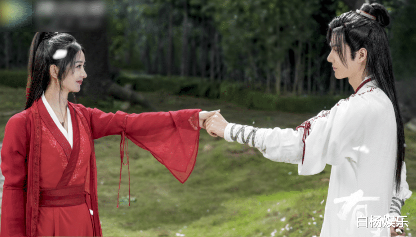 杨幂|女艺人流量价值季榜出炉，杨幂险胜赵丽颖夺榜首，宋茜卡位进前十