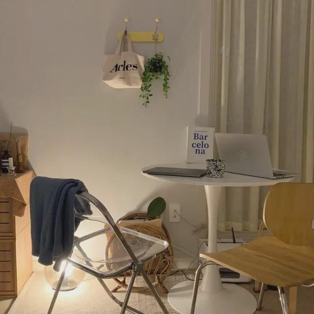 月入3万的白领,原来也只能住20㎡,天天加班,厨房都可以不要了