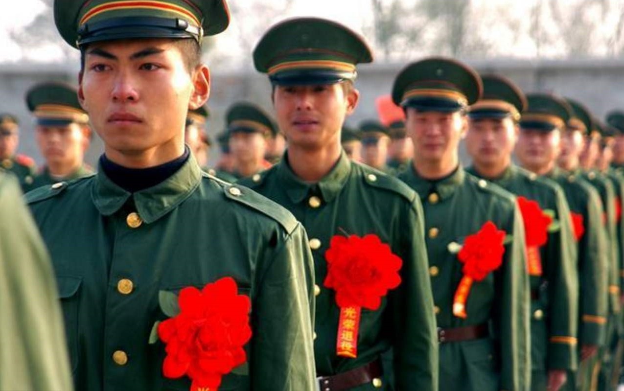 军人|军人退伍离开部队可以带走4件物品:有一件必须拿走,却没人想要