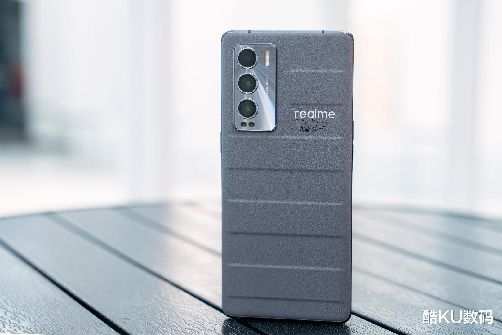 荣耀|荣耀60和realme GT探索版对比，还是买新不买旧？