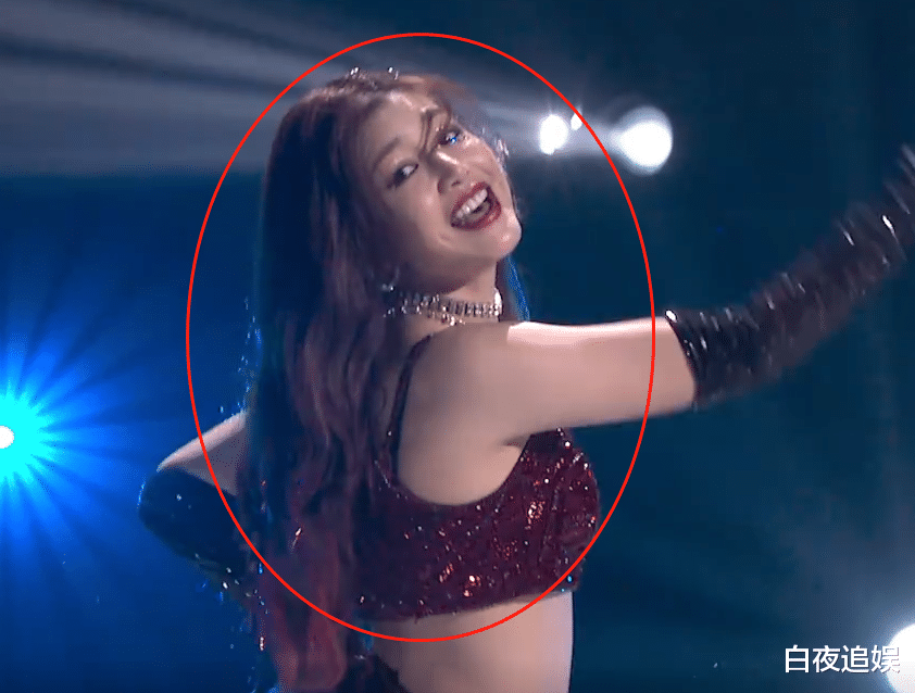 陈妍希|陈妍希穿女团装，镜头扫过腰部，终于理解她体重不过百也想减肥了