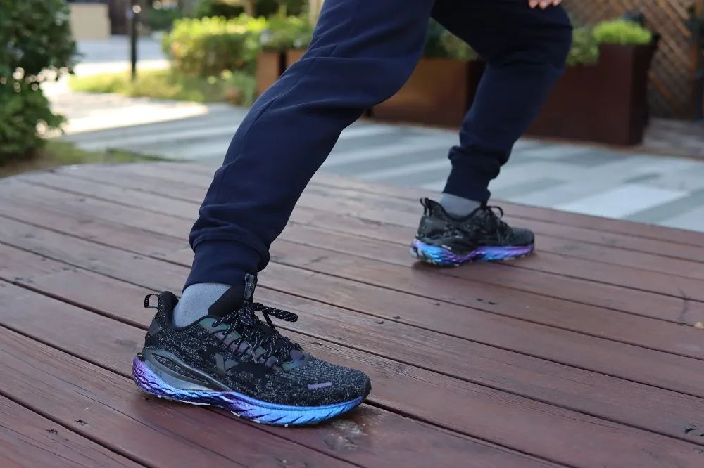 饮食|秋冬开跑，其实选跑鞋也很有讲究