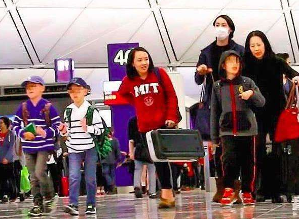 梁洛施|33岁梁洛施颜值回春，疑现身李泽楷豪宅过元旦，有望实现豪门梦