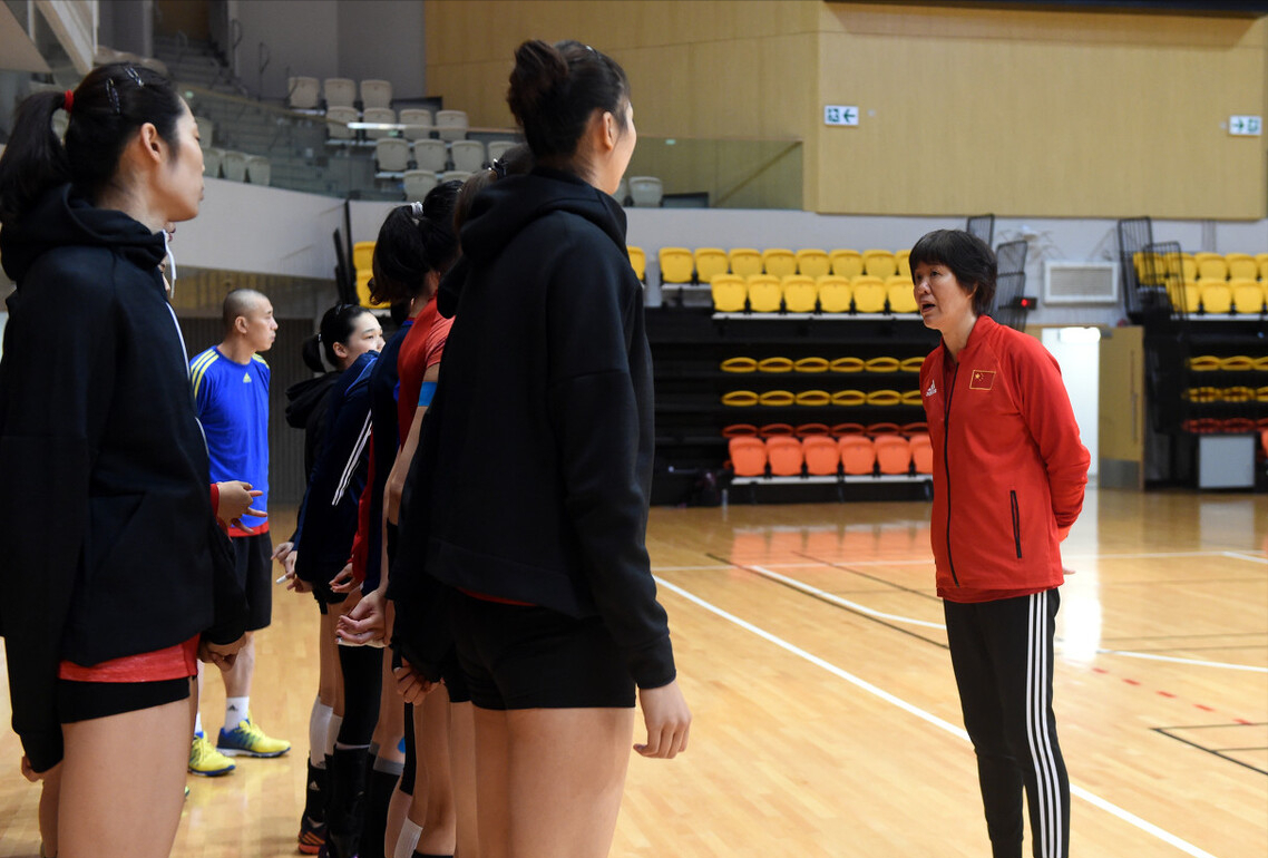 女排|重建開始，女排發(fā)布微電影，一細節(jié)或揭開教練人選，朱婷沒白期待