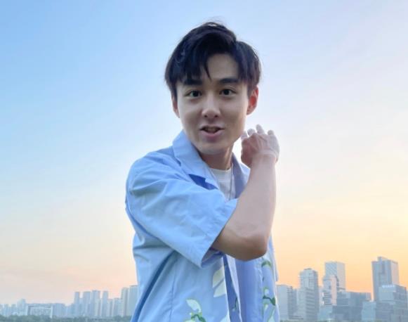 心动4|《心动4》完结俩月，两对依旧甜蜜，女五爱上新男友，而她有点难