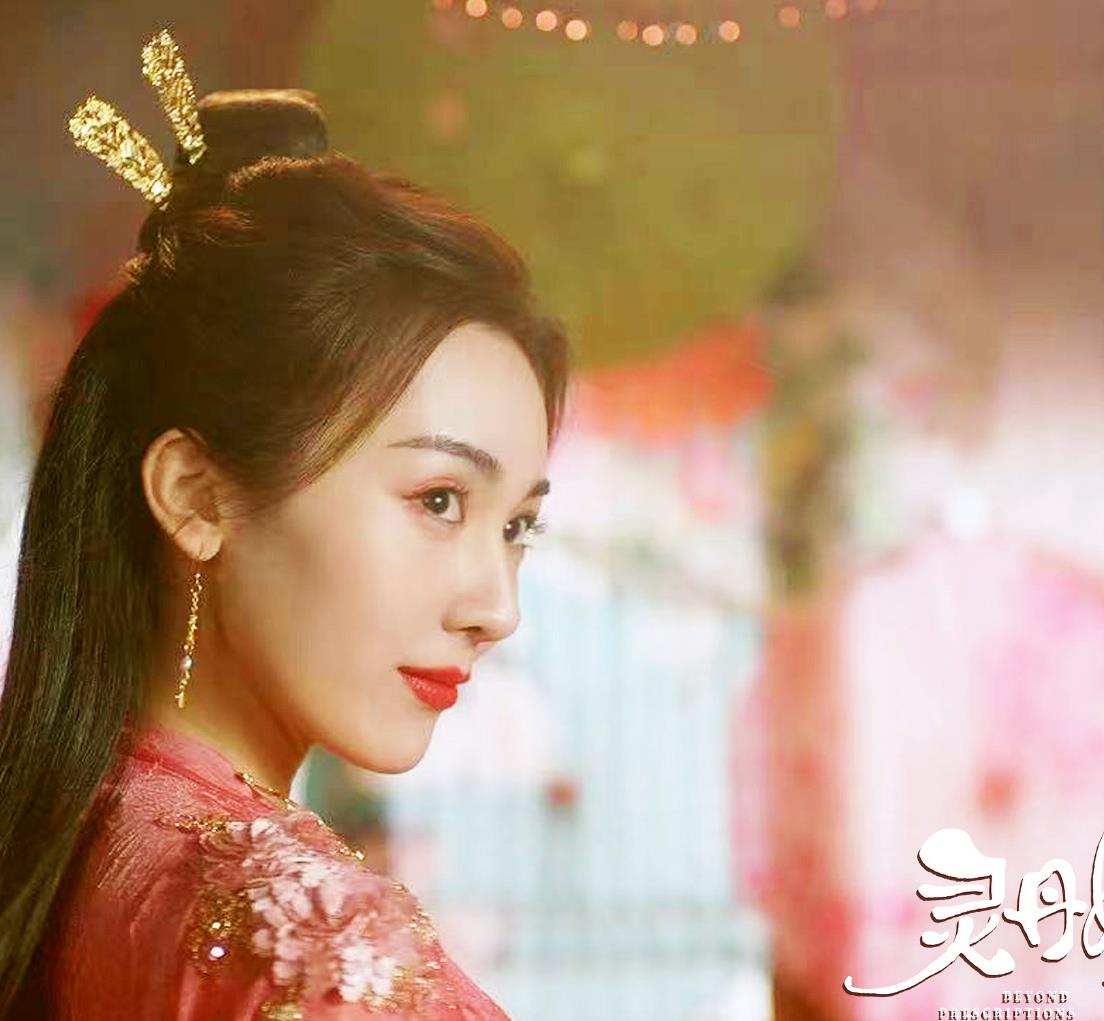 |一部下饭的小甜剧来花式撒糖了，帅气双面温柔男爱上呆萌医女！