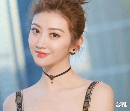 景甜|这位女明星出道十年没有爆红过，凭借一部网剧，收获了众多粉丝