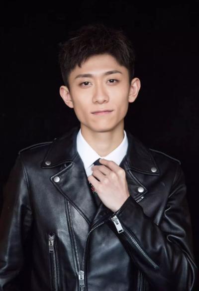 张一山|张一山是韩红的亲侄子，如今亲生父亲身份曝光，网友：太意外了！