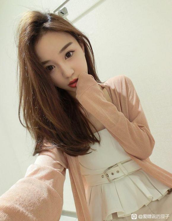 应采儿|2016年，王思聪和雪梨分手时送了一辆价值1000多万的劳斯莱