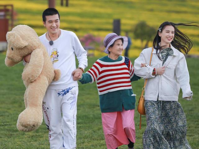 张天爱|黄圣依的婆婆：五个子女的幸福老母亲，我是儿媳的头号粉丝