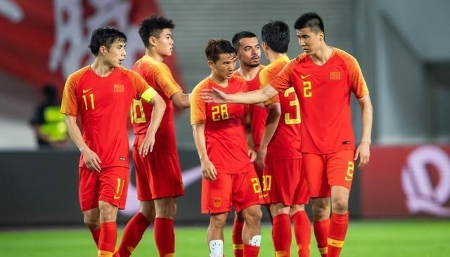 国足|6：0！43年不败！国足暴击亚洲鱼腩，7战0负+4连胜，剑指锁定第二