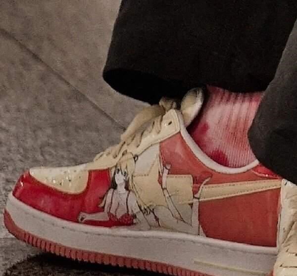 小鬼|小鬼、范丞丞穿衣惹争议,机场照流出被指没眼看,遭网友批评