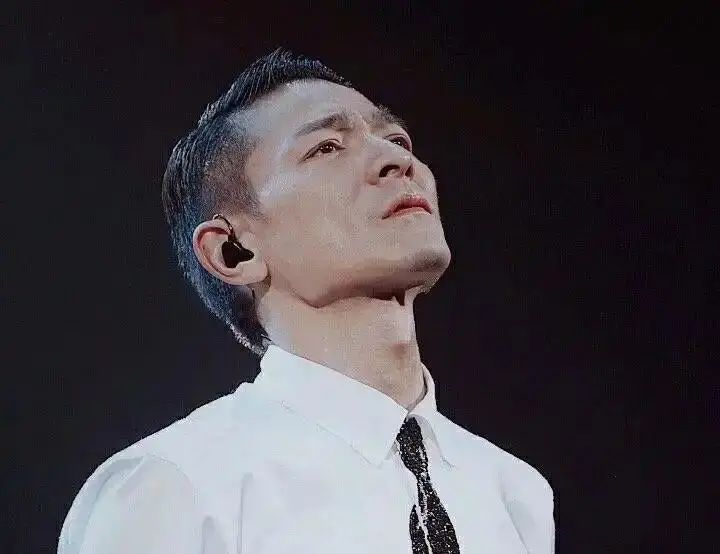 刘德华|刘德华亲弟弟罕露面，与哥哥外形相差大，身价不菲为人低调