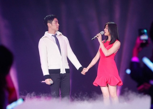 Lady变美日记|陈妍希的“幸福肥”都是宠出来的，穿少女感小白裙好清纯，太甜了