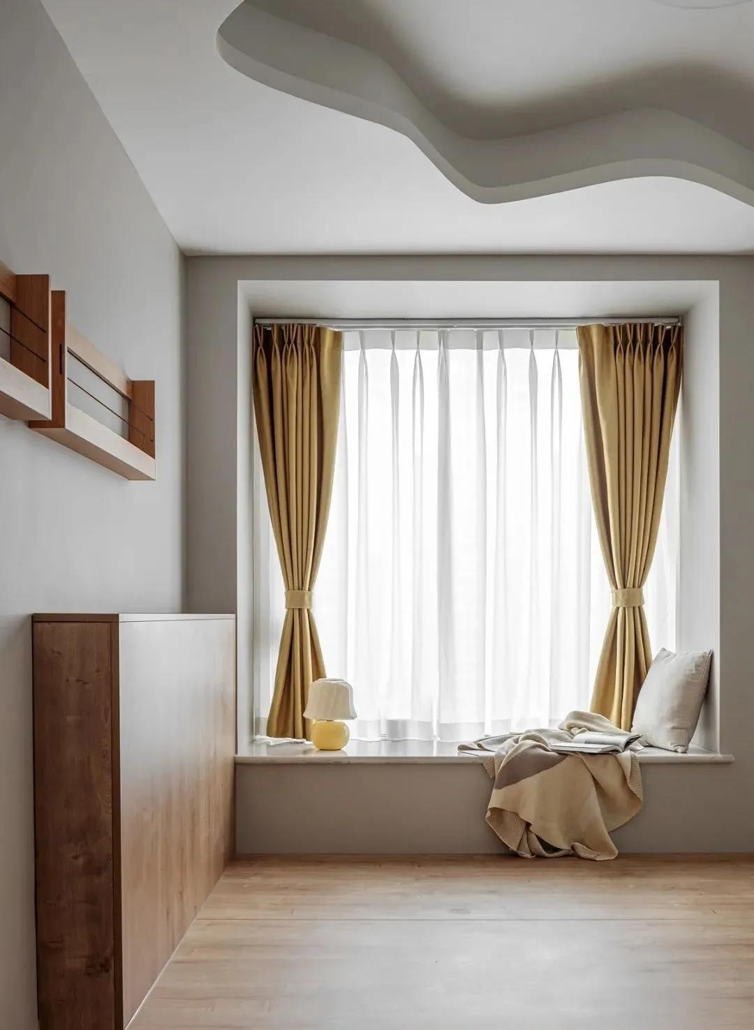 看了这套房子改造前后的对比图后,我太佩服设计师了,丑屋变雅居