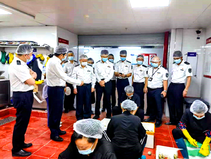 娱乐星闻精选 深圳文和友茶颜悦色奶茶店遭突击检查评分仅为B？头啖茶你也敢喝